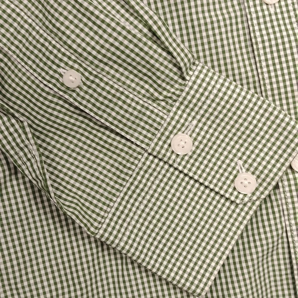 Calvin Klein men's long sleeved button down shirt size small